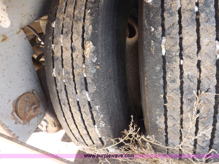 image for item I9230 2000 Great Dane refrigerated trailer