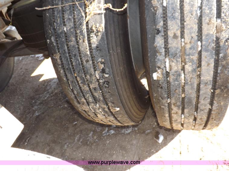 image for item I9230 2000 Great Dane refrigerated trailer