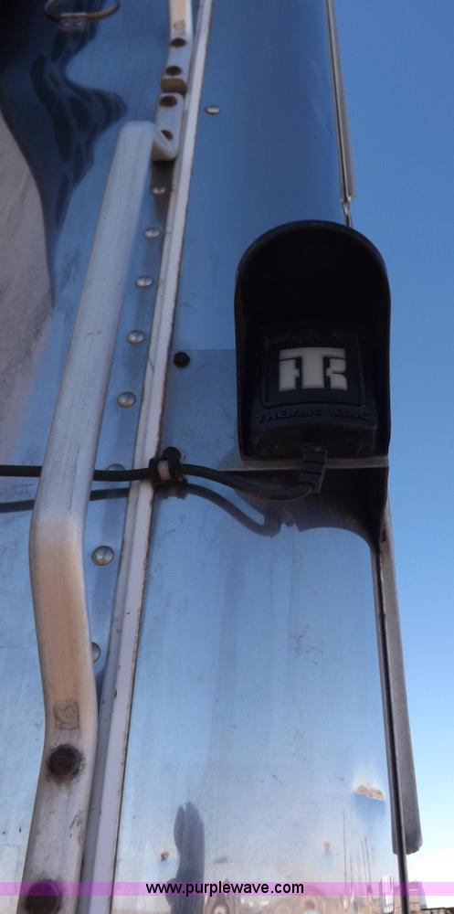 image for item I9231 2003 Utility refrigerated trailer