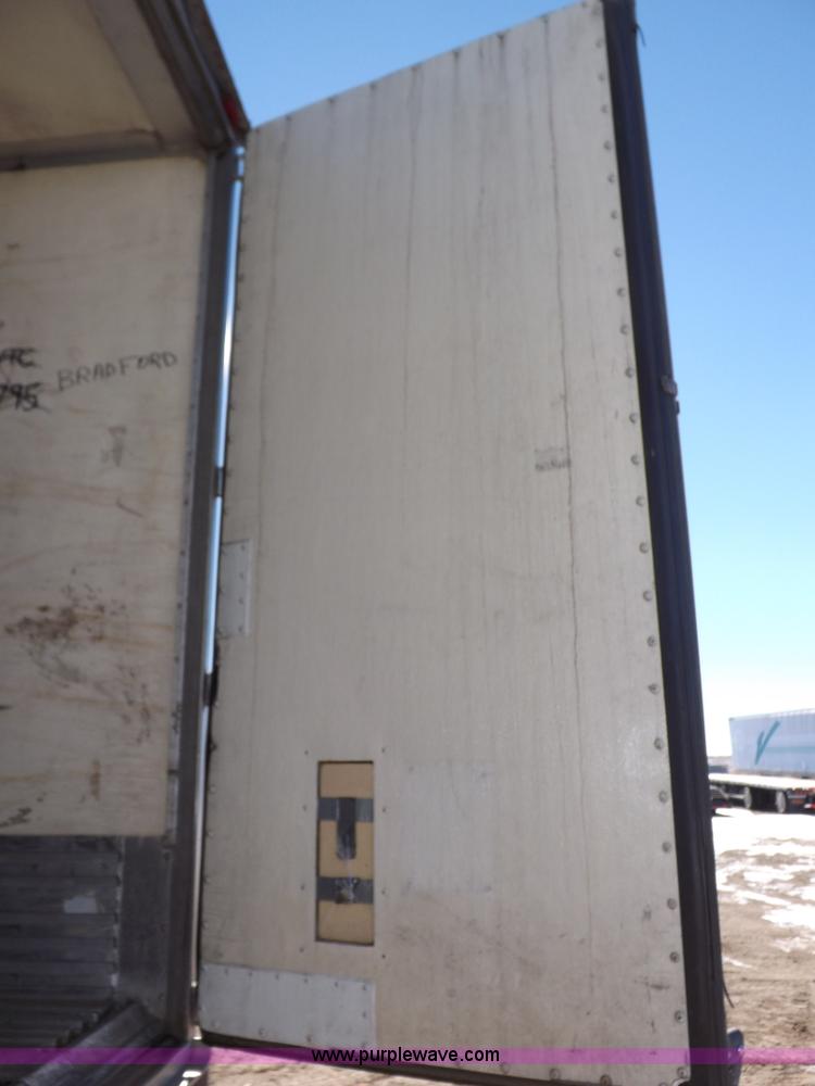 image for item I9231 2003 Utility refrigerated trailer