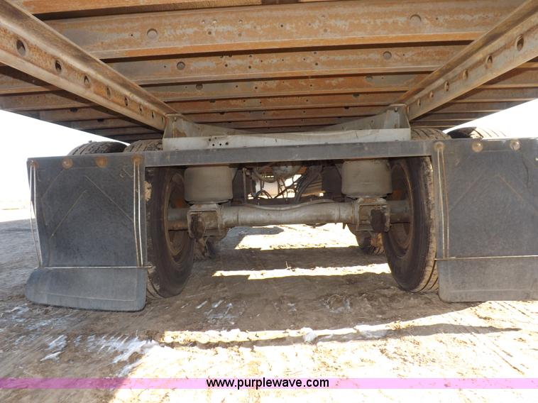 image for item I9231 2003 Utility refrigerated trailer