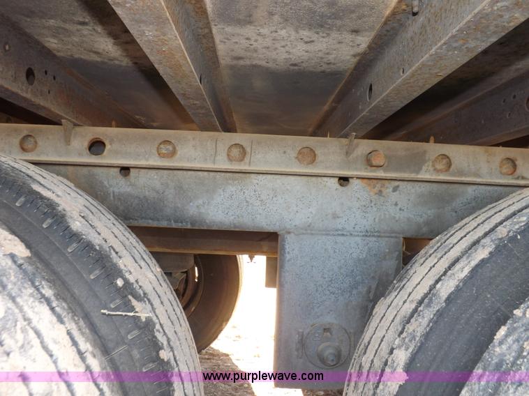 image for item I9231 2003 Utility refrigerated trailer