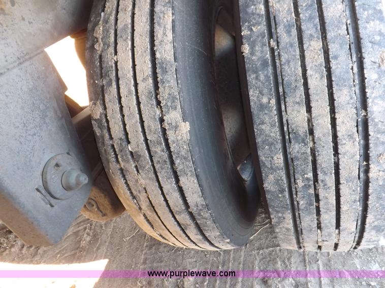 image for item I9231 2003 Utility refrigerated trailer