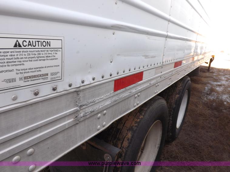 image for item I9231 2003 Utility refrigerated trailer