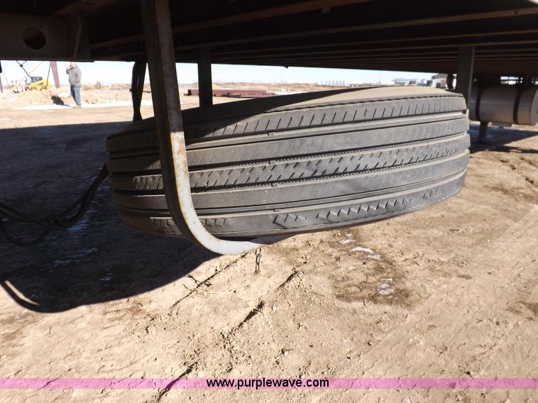 image for item I9231 2003 Utility refrigerated trailer