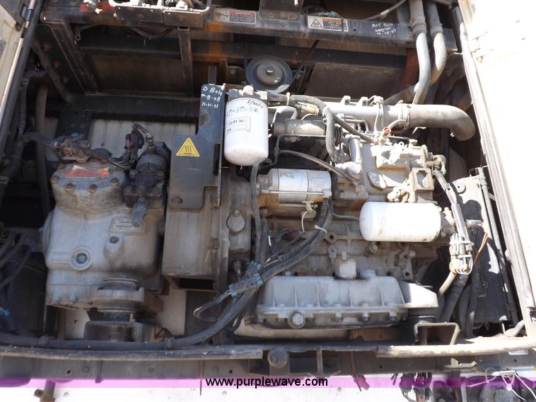 image for item I9232 2003 Utility 3000R refrigerated trailer