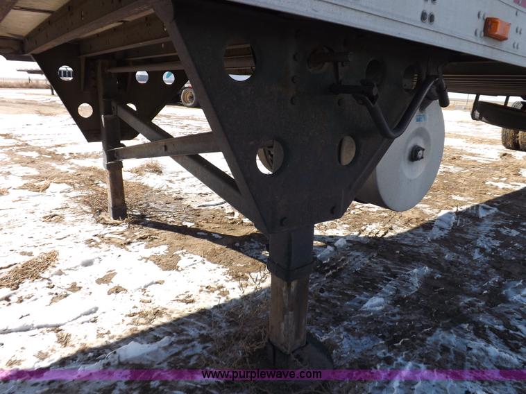 image for item I9232 2003 Utility 3000R refrigerated trailer