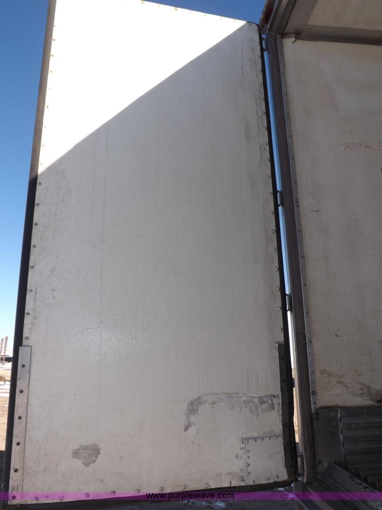 image for item I9232 2003 Utility 3000R refrigerated trailer