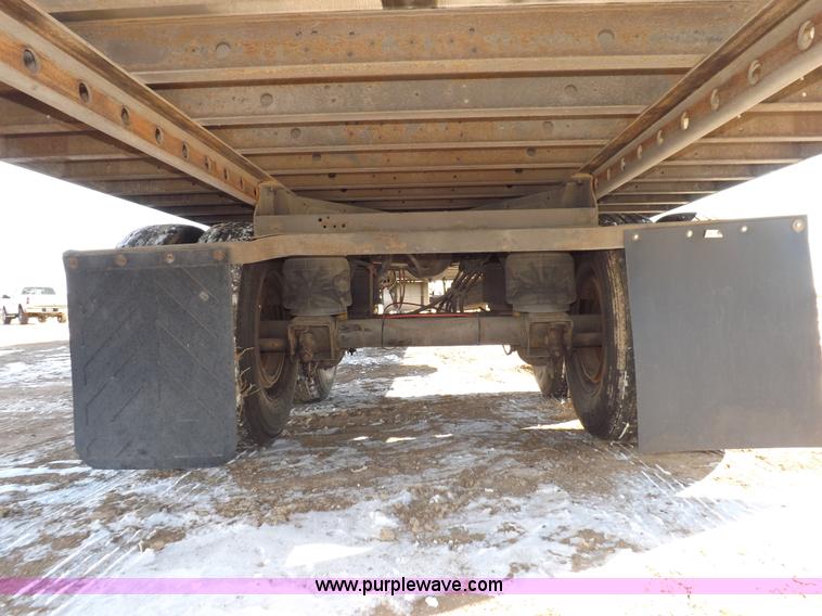 image for item I9232 2003 Utility 3000R refrigerated trailer