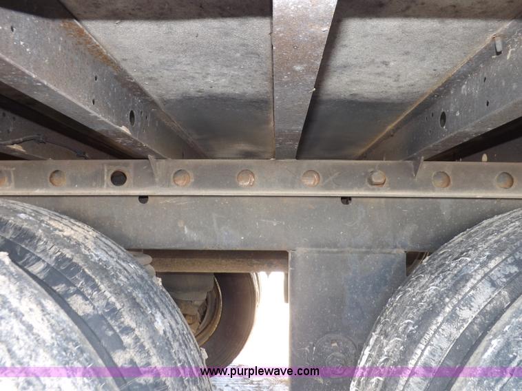 image for item I9232 2003 Utility 3000R refrigerated trailer