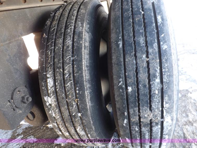 image for item I9232 2003 Utility 3000R refrigerated trailer