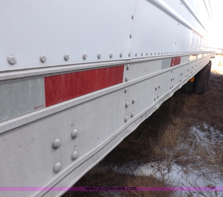 image for item I9232 2003 Utility 3000R refrigerated trailer