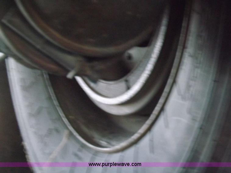 image for item I9232 2003 Utility 3000R refrigerated trailer