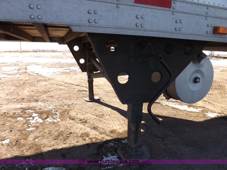 image for item I9233 2003 Utility 3000R refrigerated trailer