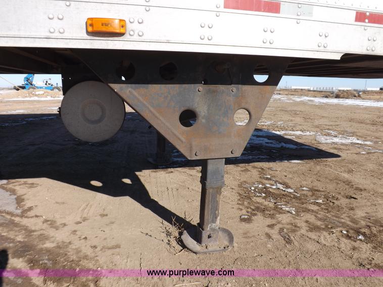 image for item I9233 2003 Utility 3000R refrigerated trailer