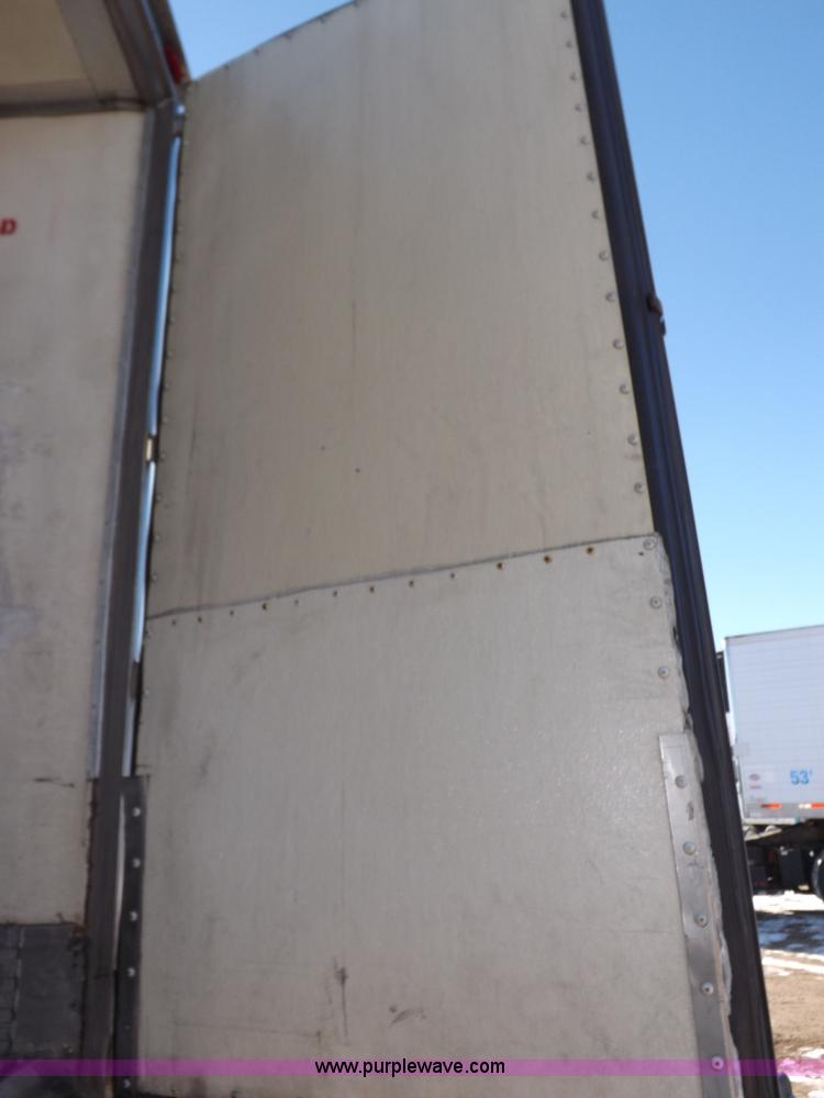 image for item I9233 2003 Utility 3000R refrigerated trailer