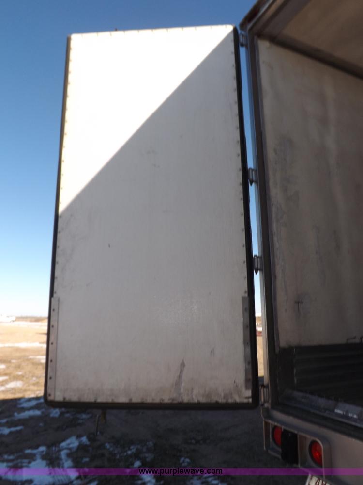 image for item I9233 2003 Utility 3000R refrigerated trailer