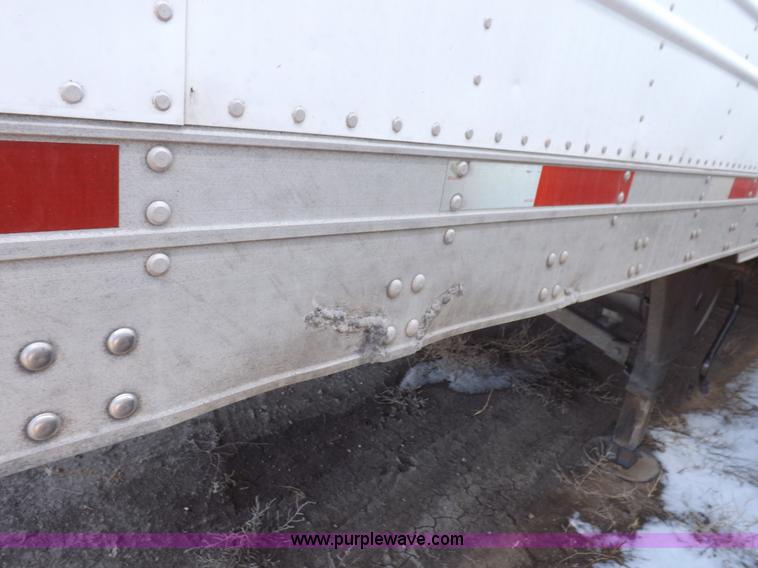 image for item I9233 2003 Utility 3000R refrigerated trailer