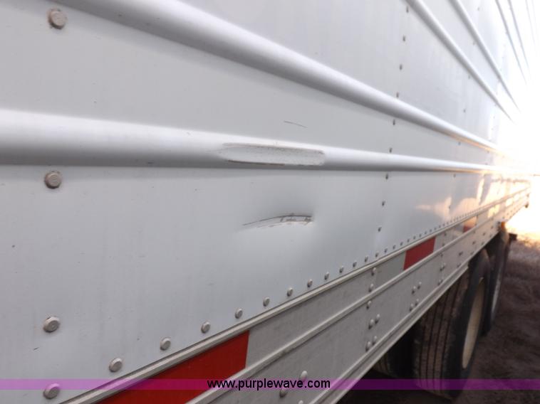 image for item I9233 2003 Utility 3000R refrigerated trailer