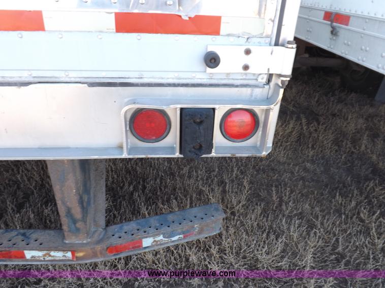 image for item I9233 2003 Utility 3000R refrigerated trailer