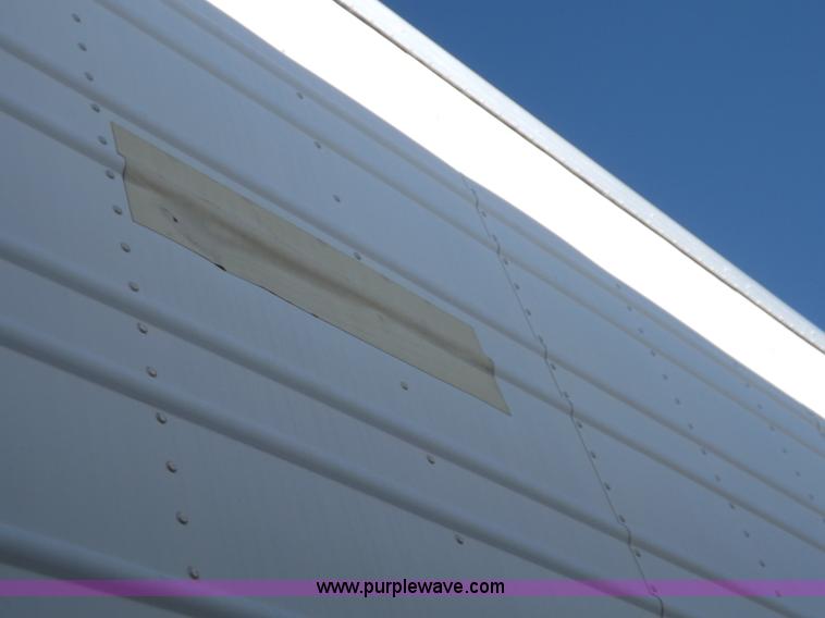 image for item I9233 2003 Utility 3000R refrigerated trailer