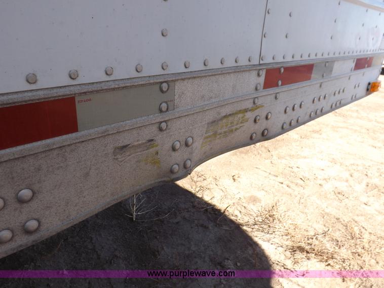 image for item I9233 2003 Utility 3000R refrigerated trailer