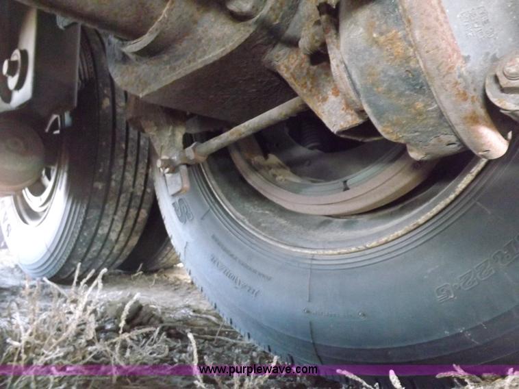 image for item I9233 2003 Utility 3000R refrigerated trailer