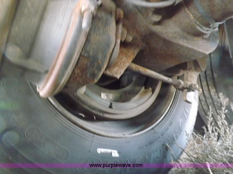 image for item I9233 2003 Utility 3000R refrigerated trailer