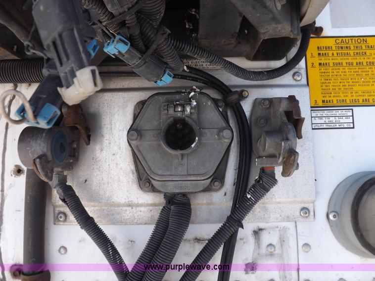 image for item I9234 2003 Utility 3000R refrigerated trailer