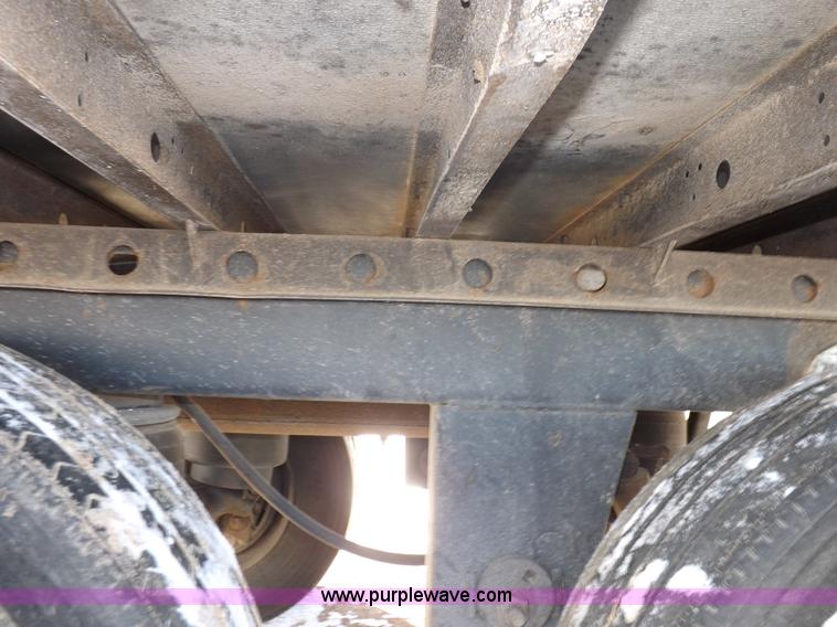 image for item I9234 2003 Utility 3000R refrigerated trailer