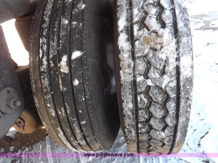 image for item I9234 2003 Utility 3000R refrigerated trailer