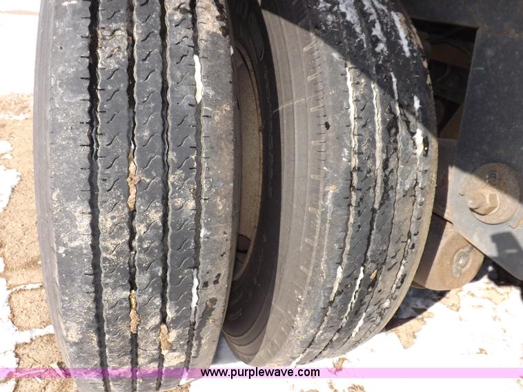 image for item I9234 2003 Utility 3000R refrigerated trailer