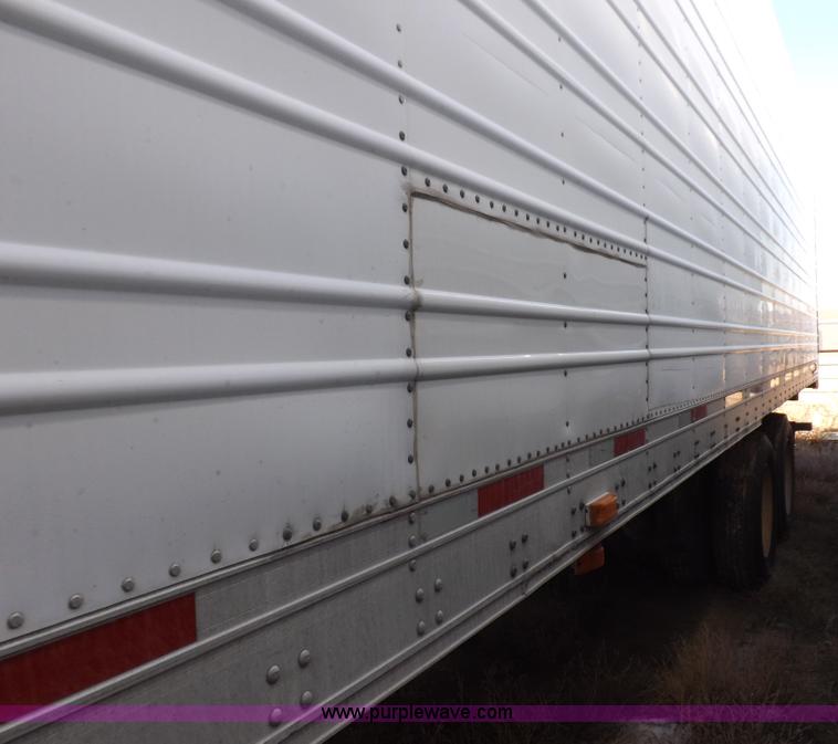 image for item I9234 2003 Utility 3000R refrigerated trailer