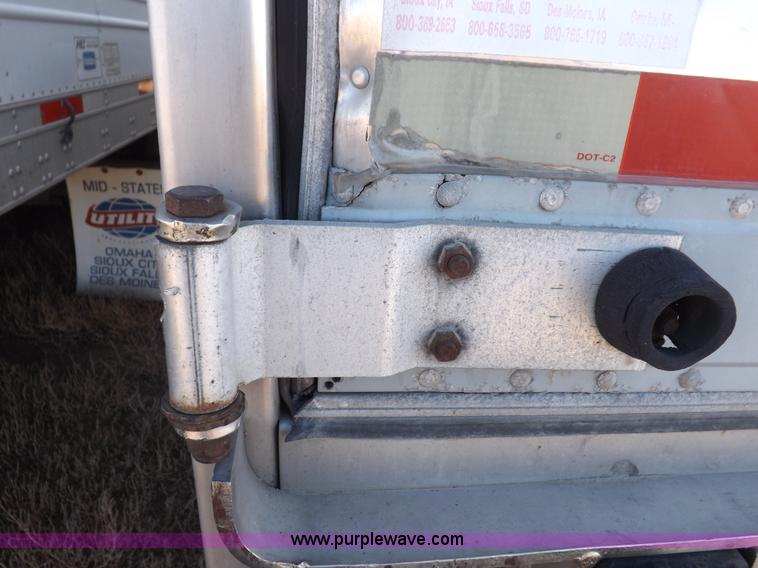 image for item I9234 2003 Utility 3000R refrigerated trailer