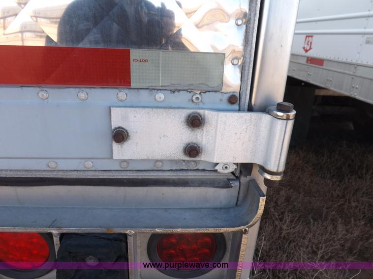 image for item I9234 2003 Utility 3000R refrigerated trailer