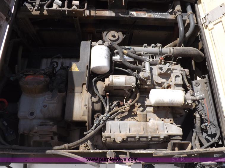 image for item I9235 2003 Utility 3000R refrigerated trailer