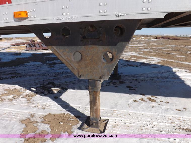 image for item I9235 2003 Utility 3000R refrigerated trailer