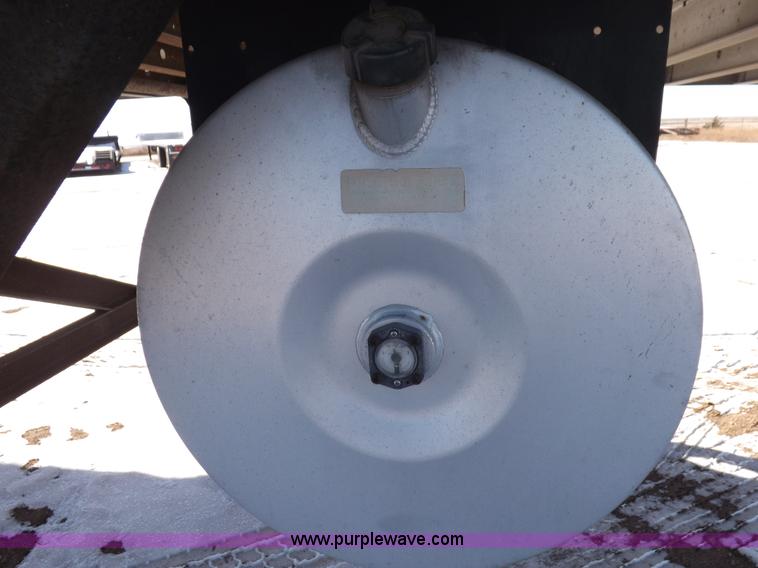 image for item I9235 2003 Utility 3000R refrigerated trailer