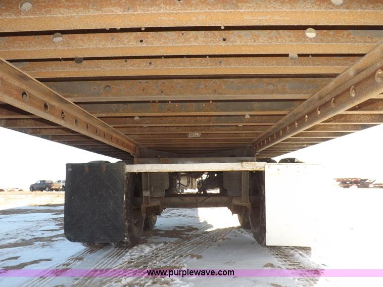 image for item I9235 2003 Utility 3000R refrigerated trailer
