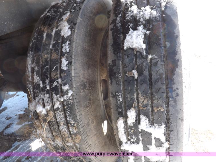 image for item I9235 2003 Utility 3000R refrigerated trailer