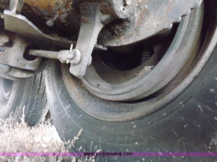 image for item I9235 2003 Utility 3000R refrigerated trailer