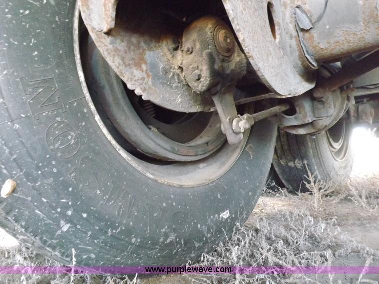 image for item I9235 2003 Utility 3000R refrigerated trailer