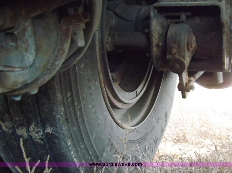 image for item I9235 2003 Utility 3000R refrigerated trailer