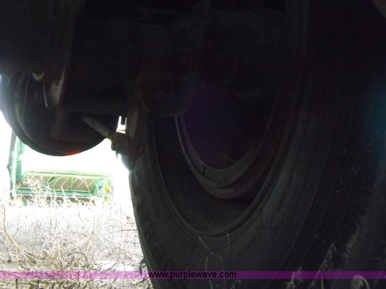 image for item I9235 2003 Utility 3000R refrigerated trailer