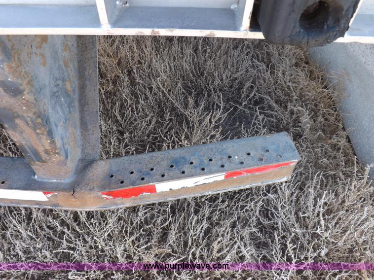 image for item I9235 2003 Utility 3000R refrigerated trailer