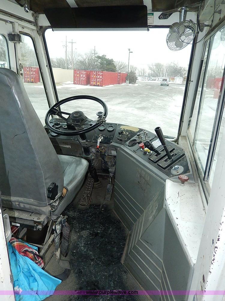 image for item I9457 1999 Ottawa YT30 yard truck