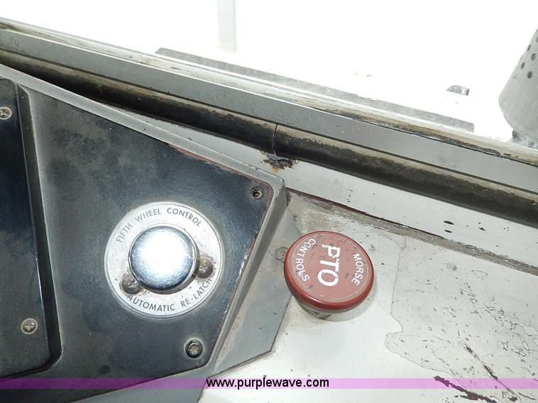 image for item I9457 1999 Ottawa YT30 yard truck