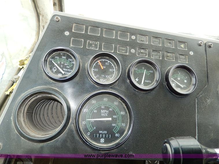 image for item I9457 1999 Ottawa YT30 yard truck