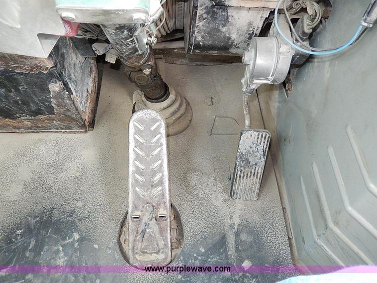 image for item I9457 1999 Ottawa YT30 yard truck