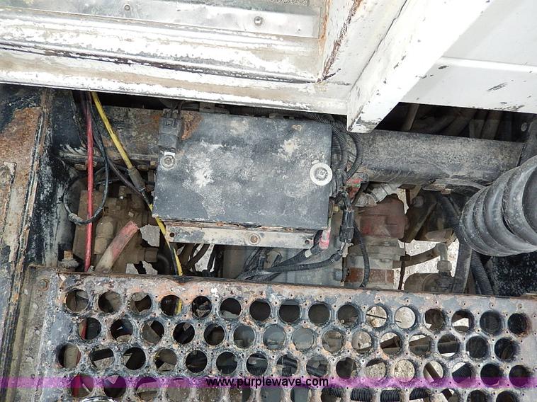 image for item I9457 1999 Ottawa YT30 yard truck